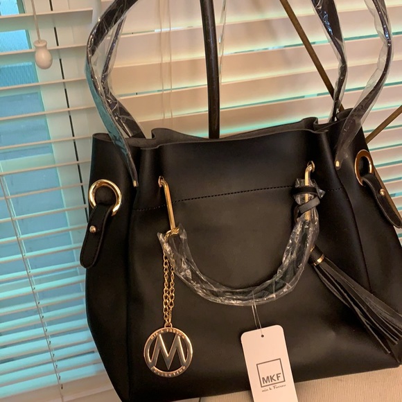 Purse - Picture 1 of 5